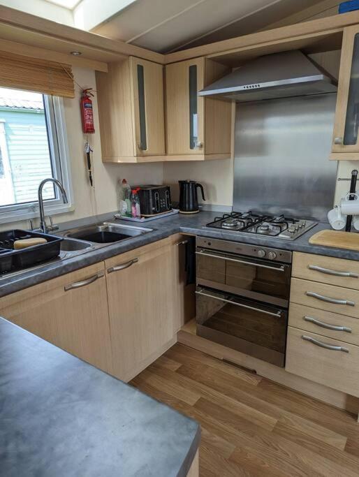 6 Berth Holiday Home On Ocean Edge Near Morecambe 希舍姆 外观 照片